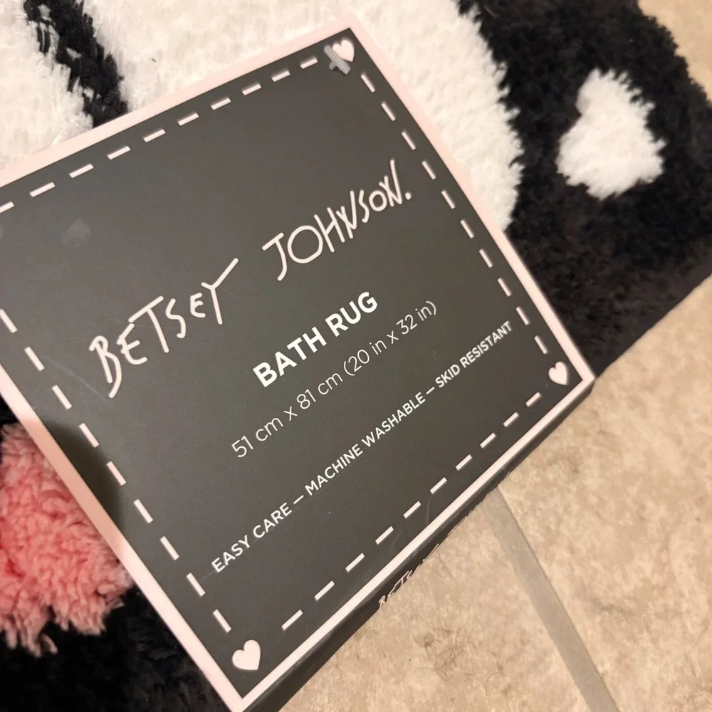 Betsey Johnson Hey Boo Ghost Bath Rug Black Pink Hearts Halloween Mat 20x32 NEW